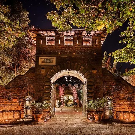 Castello Di Cafaggio Suites Bed & Breakfast *