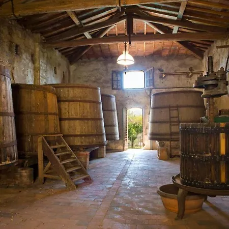 Bed & Breakfast Castello Di Cafaggio Suites *